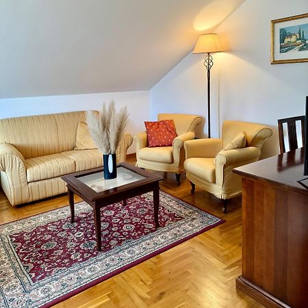 Villa Rava Hotel & Restaurant Ngoại thất bức ảnh