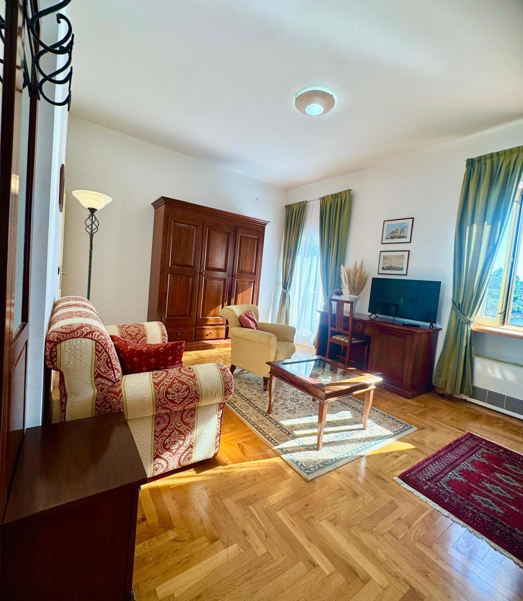 Villa Rava Hotel & Restaurant Ngoại thất bức ảnh