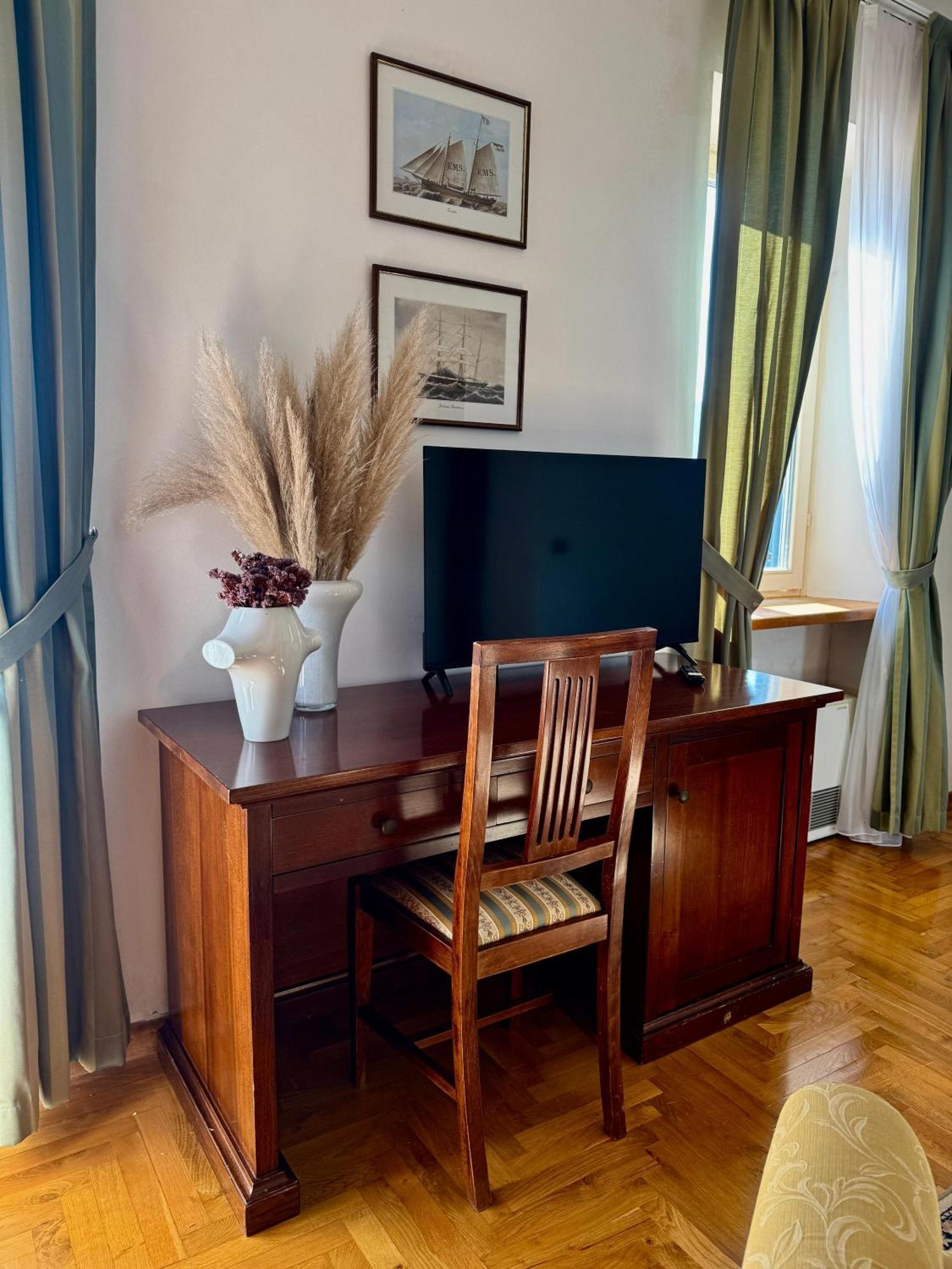 Villa Rava Hotel & Restaurant Ngoại thất bức ảnh